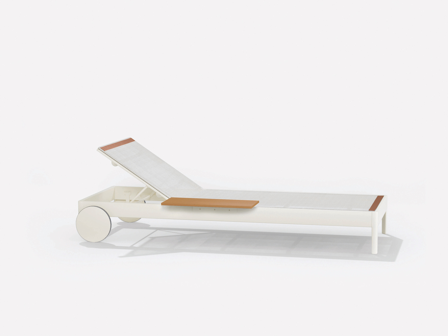 Solaris Evo | Sunlounger with castors and small table on the right Solaris Evo | Sunlounger with castors and small table on the right
