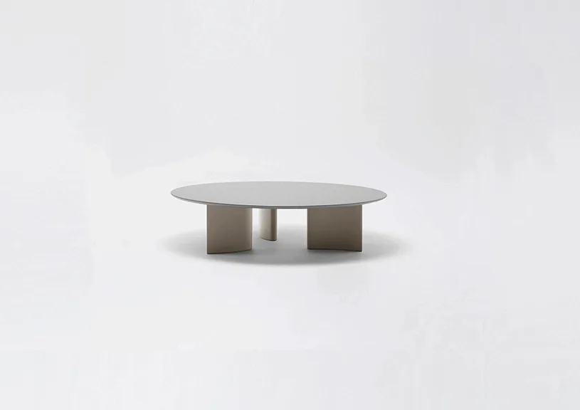 Naca | Tavolo basso tondo con piano in alluminio puntinato ø 80/138 x h 32 cm