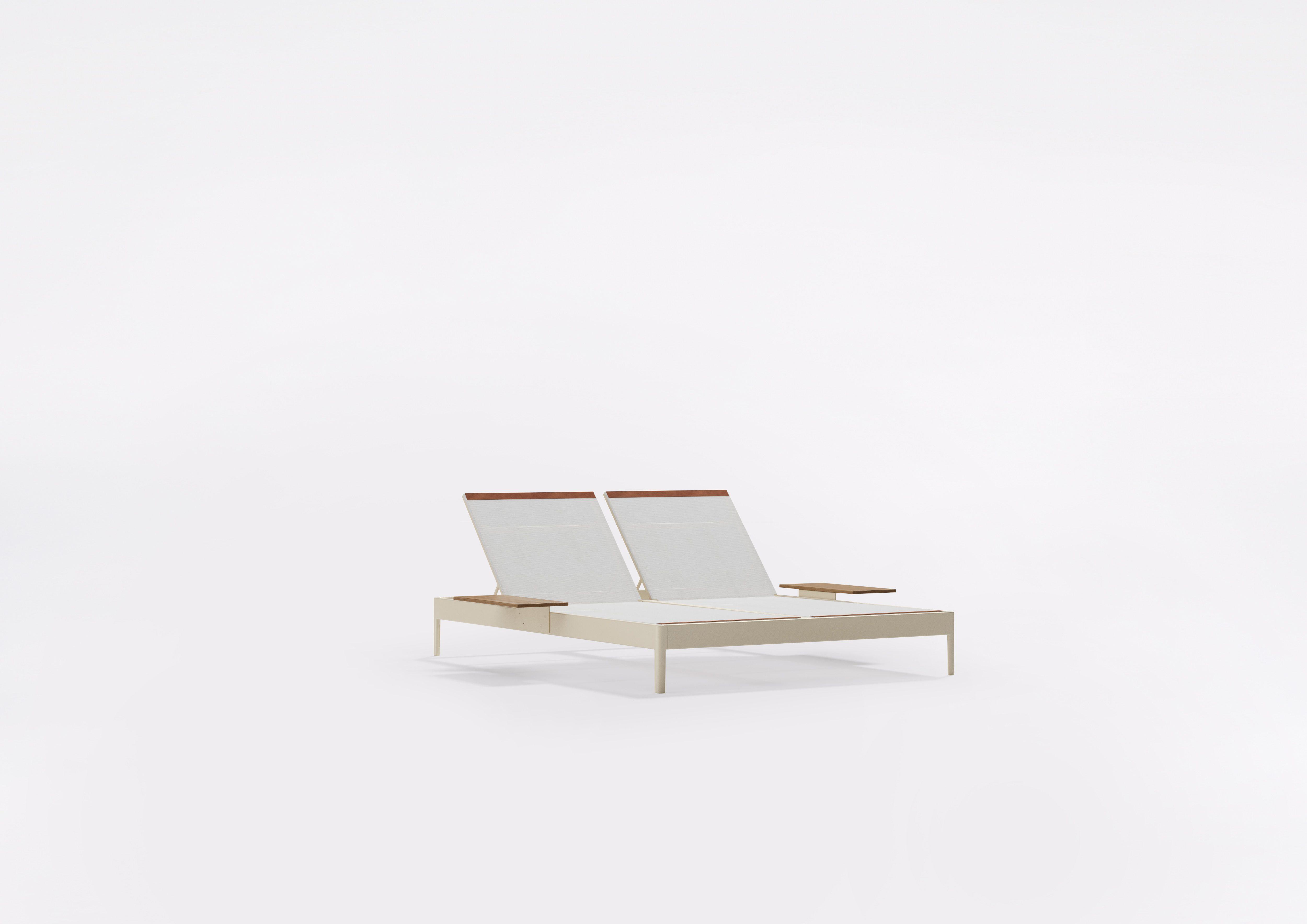 Solaris Evo | Double sunlounger with small table on the right and on the left Solaris Evo | Double sunlounger with small table on the right and on the left